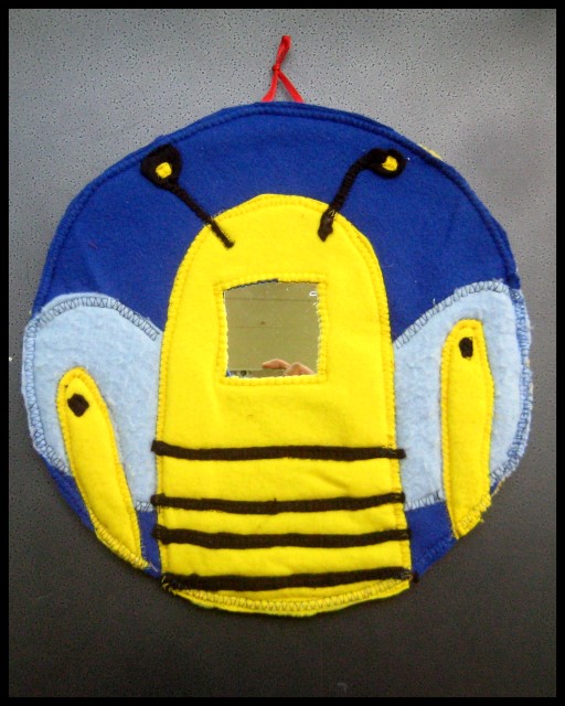 Razblint - Sweet Bee Portrait Mirror - Fabric Bee Child (1)